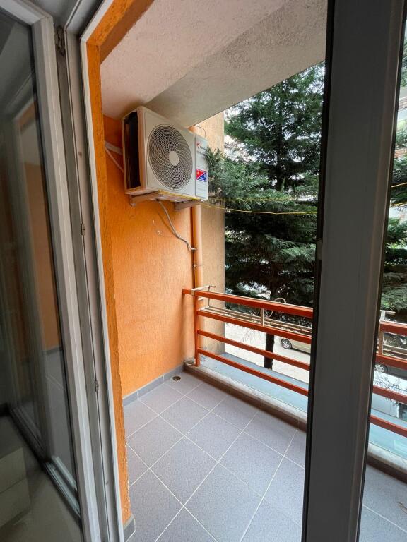 2+1, furnished, at 2 Palmat, price 530 euro