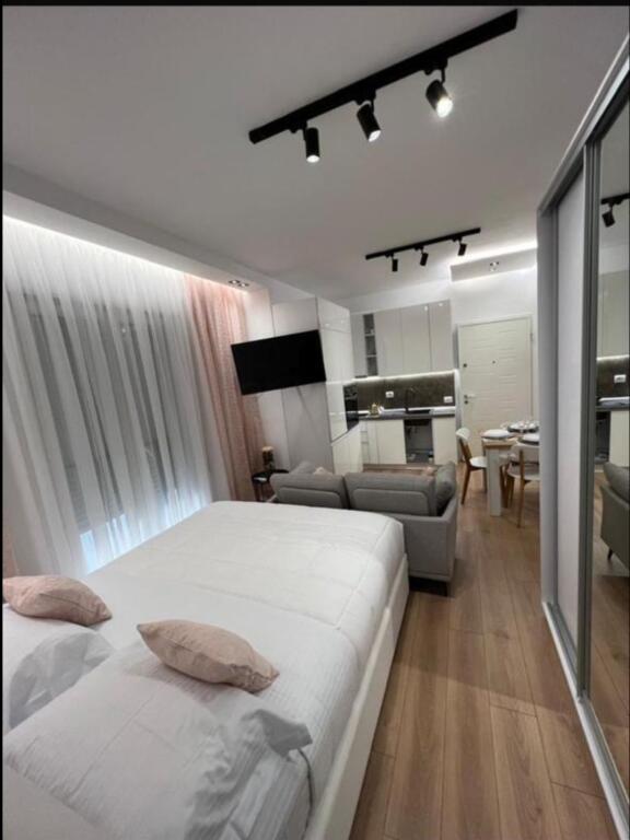 Studio apartment near Mother Teresa hospital