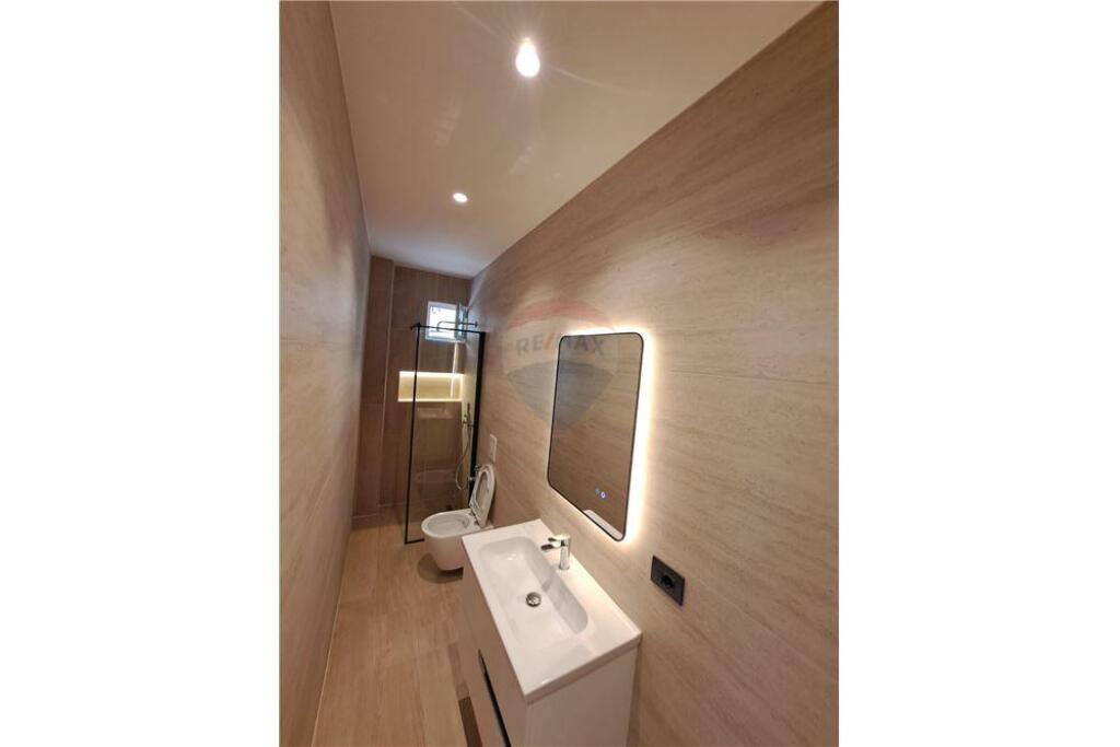 Apartament 1+1 për shitje, Pranë Liqenit Tiranës.
