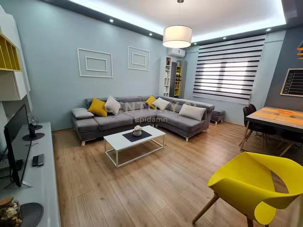 Apartment 2+1+2 for rent near the first station in Plazh !!