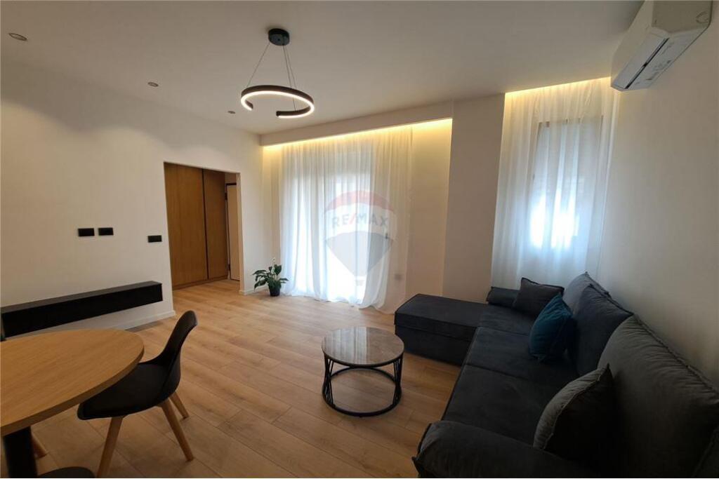 Apartament 1+1 për shitje, Pranë Liqenit Tiranës.