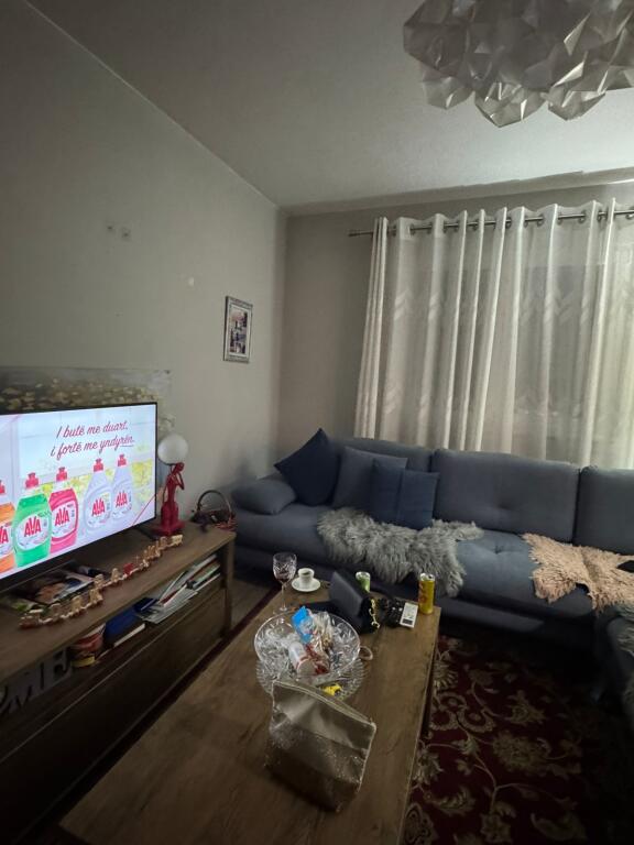 Jepet me qera Apartamenti 1+1, Varri i Bamit, Rruga Xhanfize Keko
