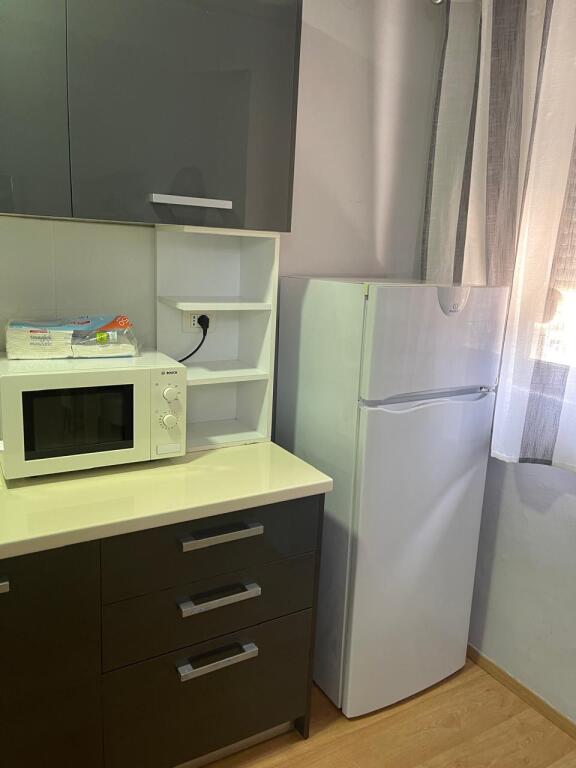 (Shitet dhe me kredi) Apartament 2+1 për shitje tek Ish Ekspozita, përballë Spar
