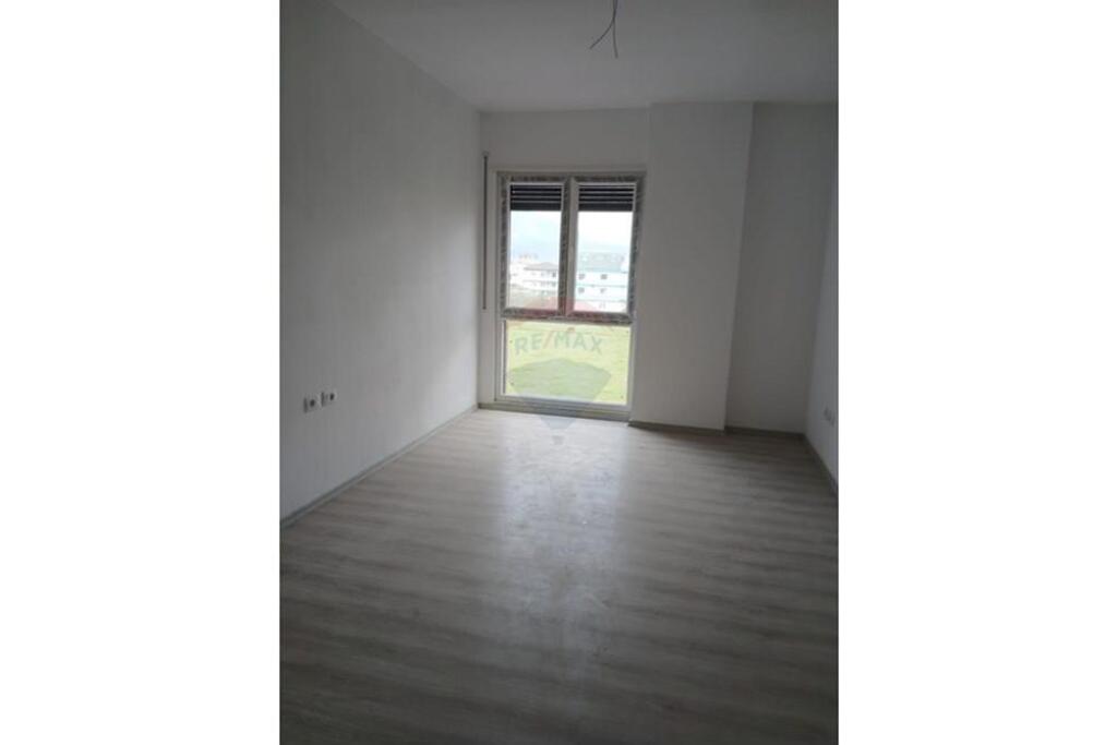 Apartament për shitje (2+1) Kamez