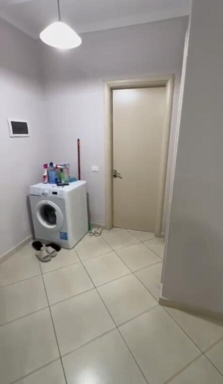 Apartament i mobiluar për qira