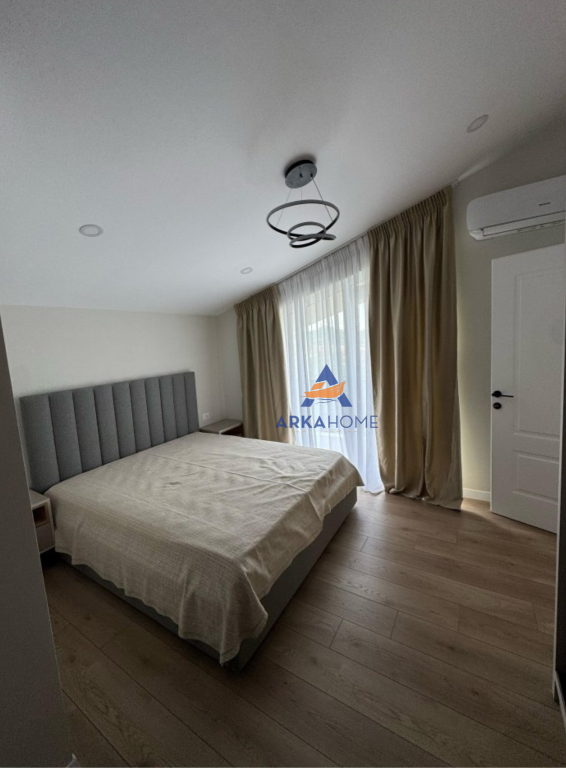 FOR RENT 2-STOREY VILLA ON VILLA STREET.