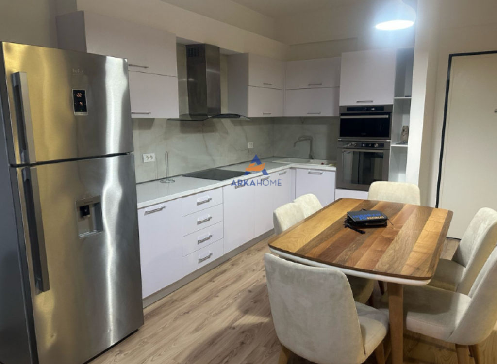 APARTAMENT 2+1 ME QERA TEK "KOMPLEKSI FZ, LIQENI I THATE"