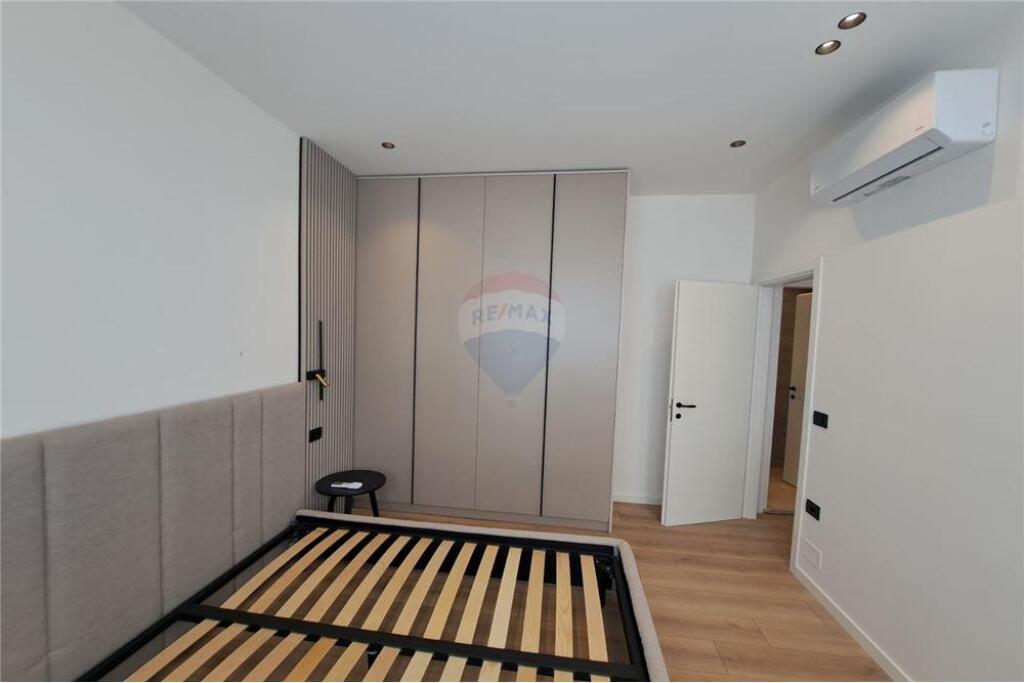 Apartament 1+1 për shitje, Pranë Liqenit Tiranës.