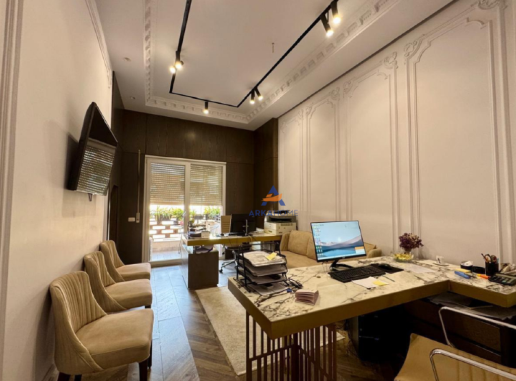 FOR SALE BUSINESS ENVIRONMENT 700M2 NEAR AMERICAN HOSPITAL 3.