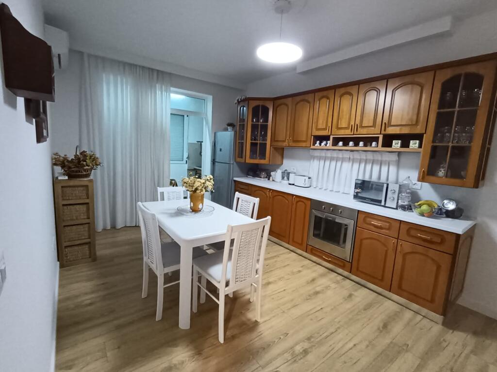 Apartment 3+1 for rent Rruga Karl Gega, Train Station near the old mill