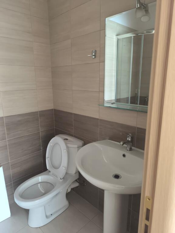 Apartamenti me qera 2+1 te rruga Pjeter Budi