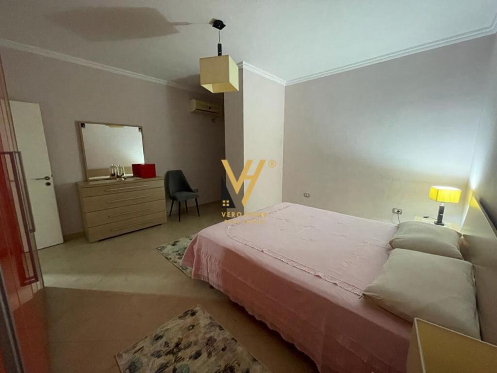 APARTAMENT 1+1 ME QERA TE BULEVARDI ZOGU 1