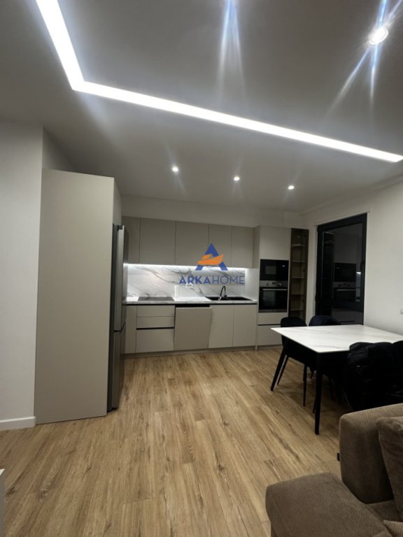 JEPET APARTAMENT ME QERA 2+1+BALLKON "RRUGA XHANFIZE KEKO"