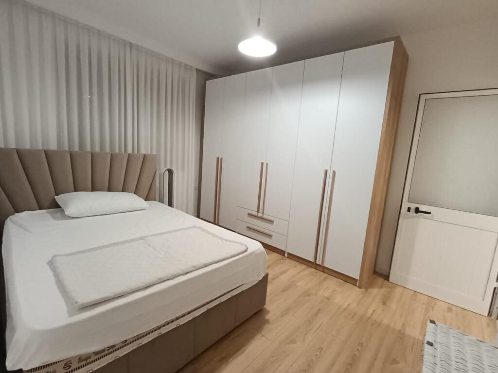 Apartment 3+1 for rent Rruga Karl Gega, Train Station near the old mill