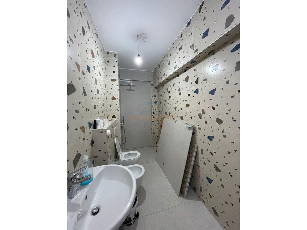 Shitet, Apartament 2+1+2+ Post parkimi, Kodra e Diellit, Tirane