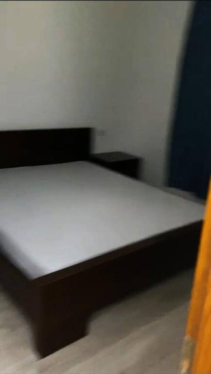 In the area of the Old Bus Park, Rr. Skender Shtylla, the second floor of a 3+1 villa is for rent, furnished.
