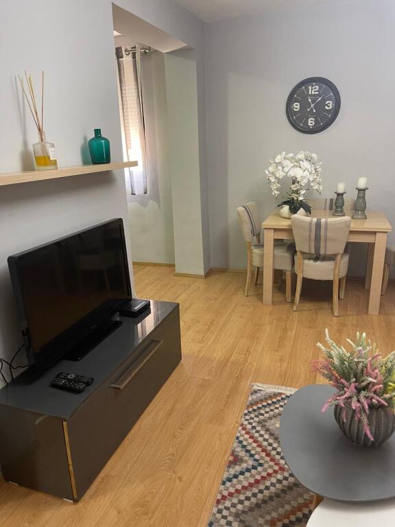 (Shitet dhe me kredi) Apartament 2+1 për shitje tek Ish Ekspozita, përballë Spar