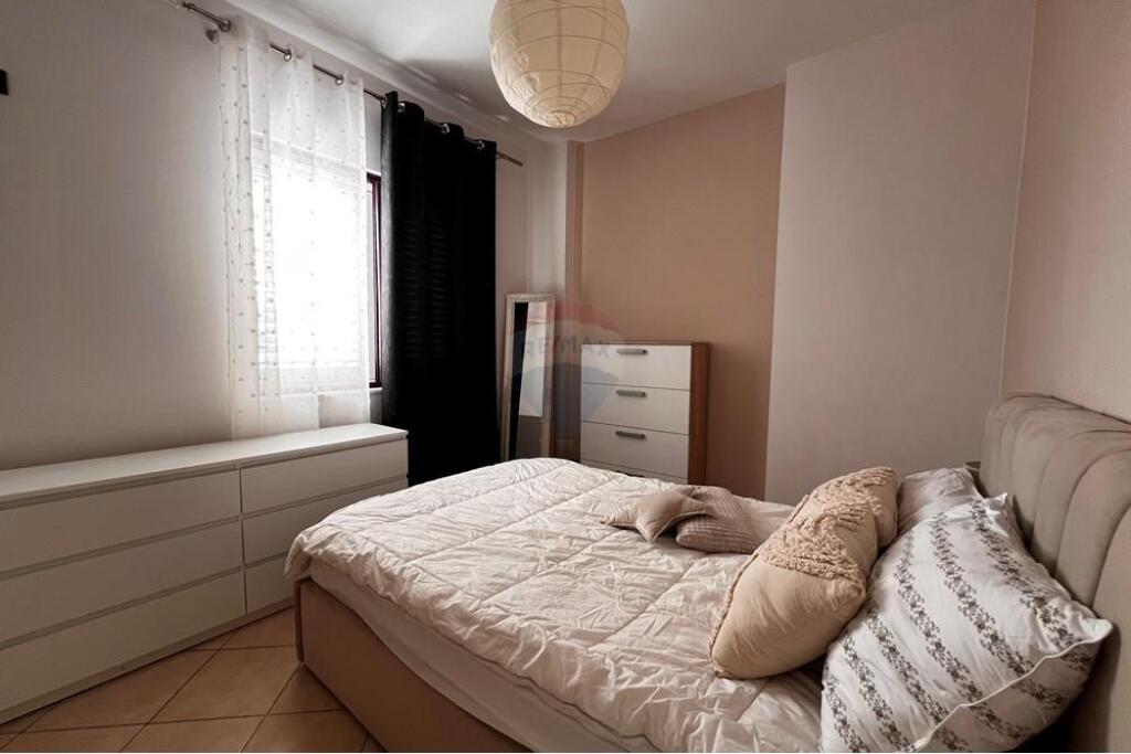 Apartament 3+1 me garazh ne shitje ne Qender!