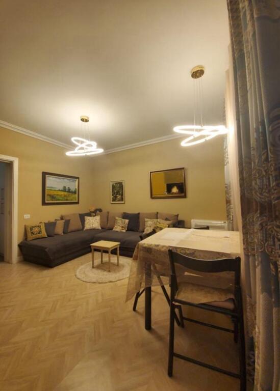 Apartament 2+1 me Qira - Vilë Private, Selvia