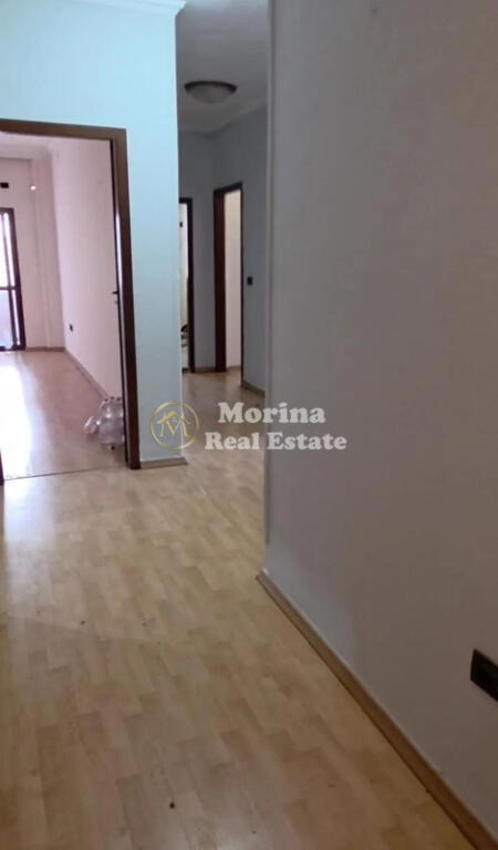 For sale Apartment 3+1+2, Rruga e Elbasanit.