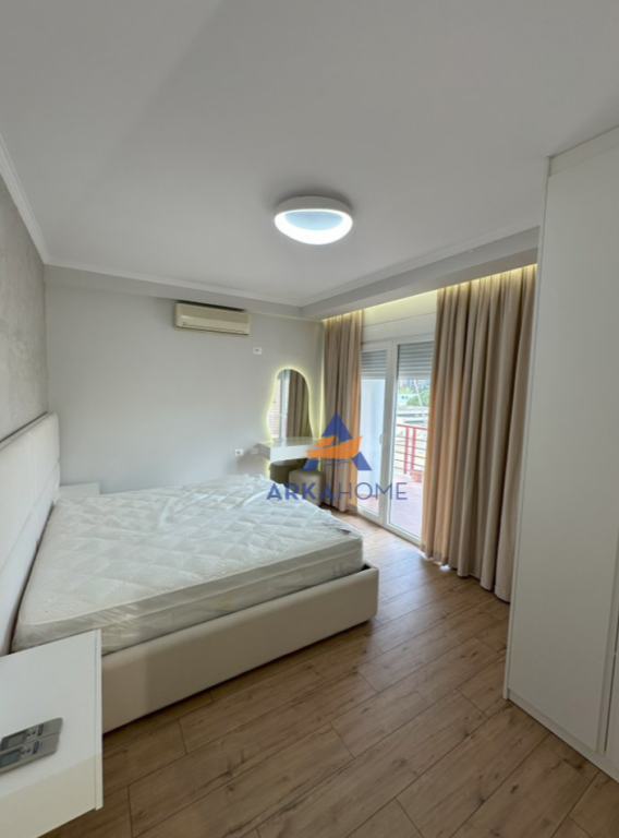 APARTAMENT ME QERA 2+1+2+BALLKON+PARKING TEK VIZION PLUS.