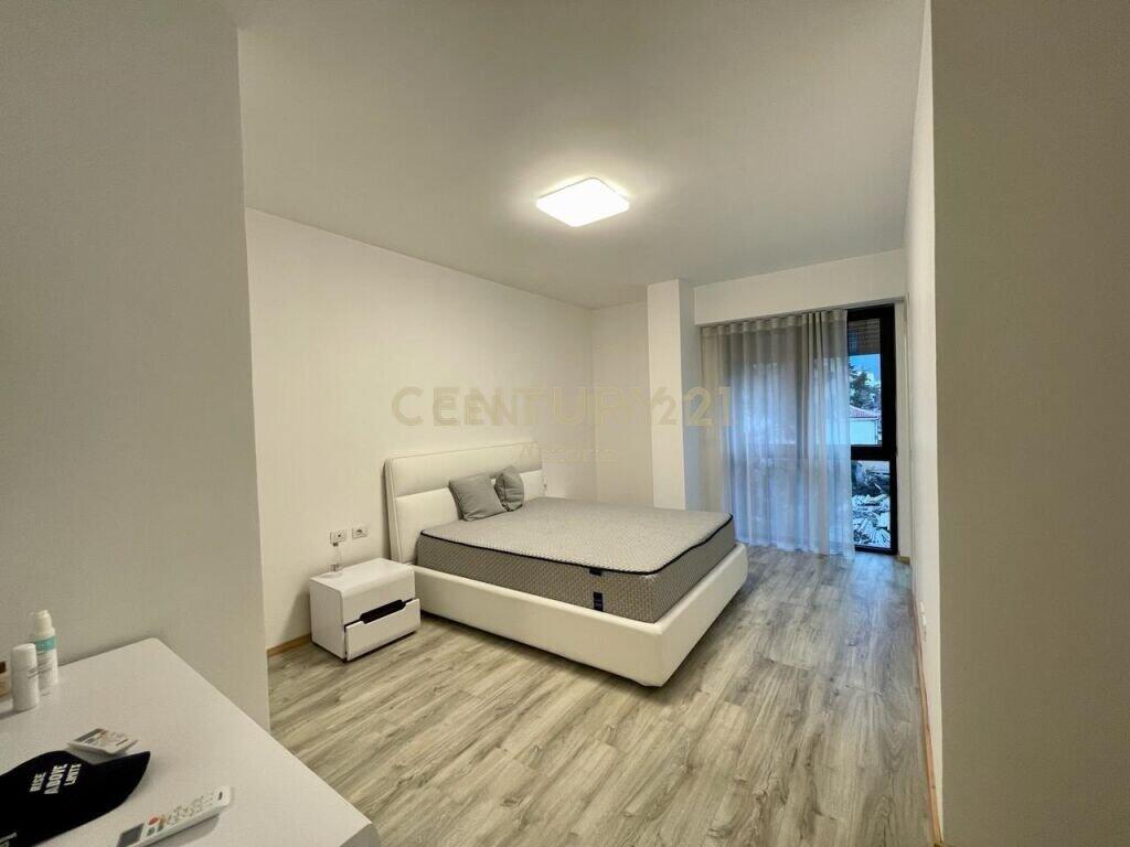 APARTMENT 3+1+2 WITH PARKING SPACE, DECEMBER 21, NEAR HOTEL MONDIAL.