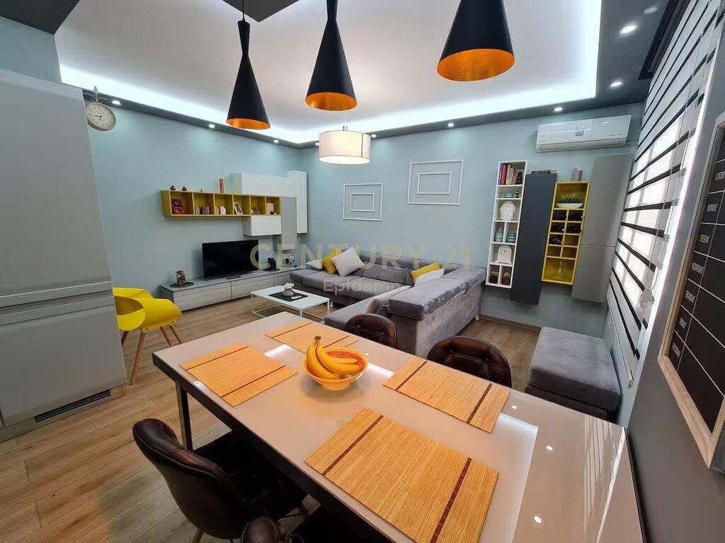 Apartment 2+1+2 for rent near the first station in Plazh !!