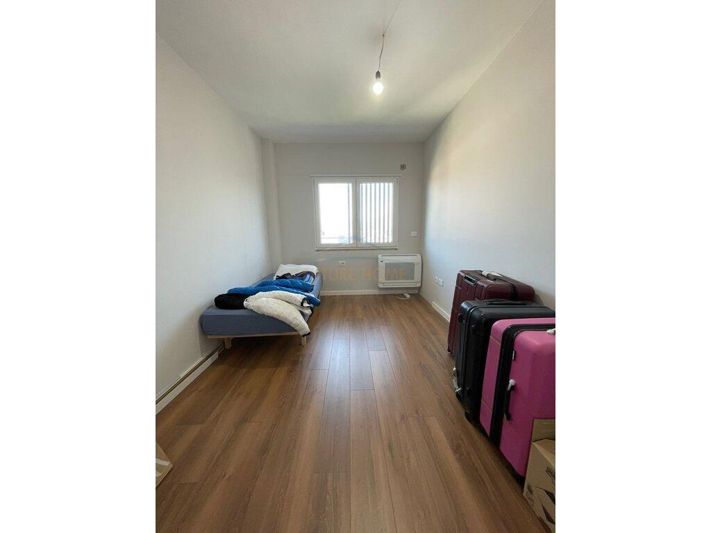 Shitet, Apartament 2+1+2+ Post parkimi, Kodra e Diellit, Tirane