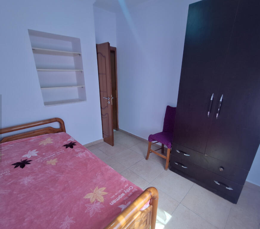 A 2+1 apartment is offered at the square in the center, only for girls.