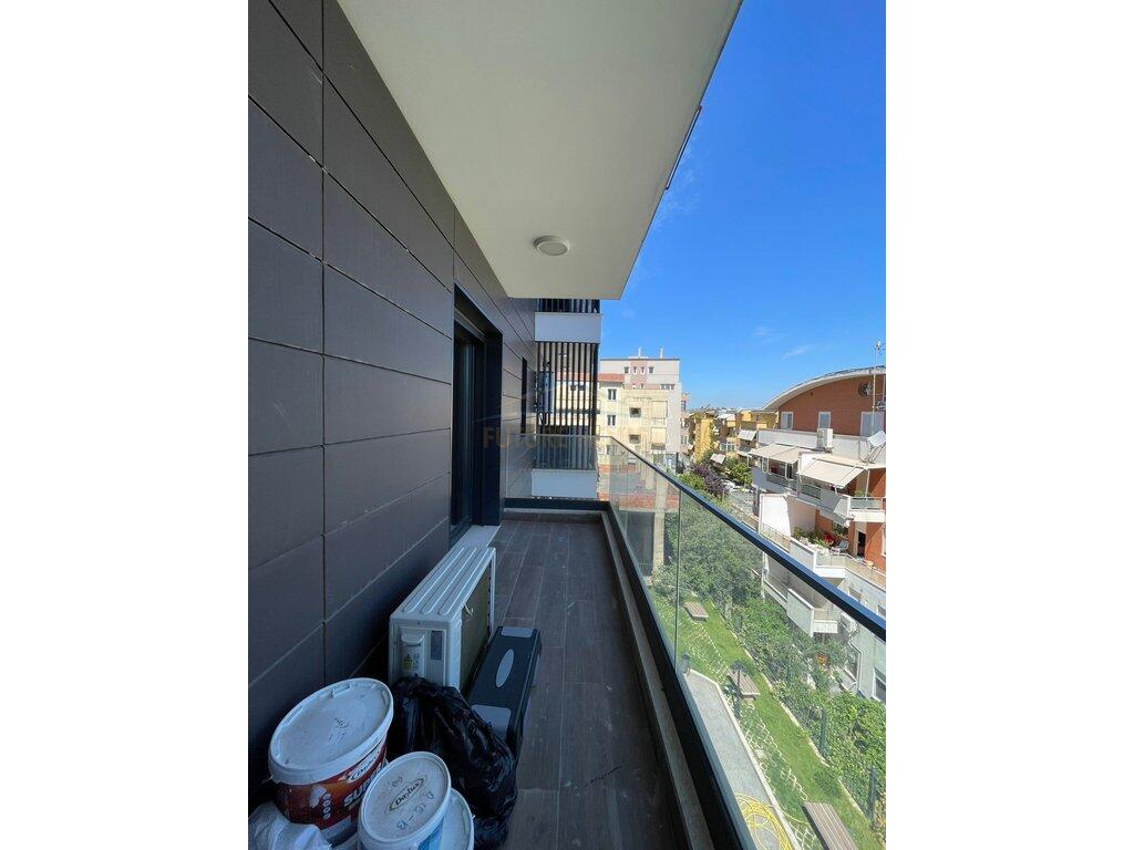 Shitet, Apartament 2+1+2+ Post parkimi, Kodra e Diellit, Tirane
