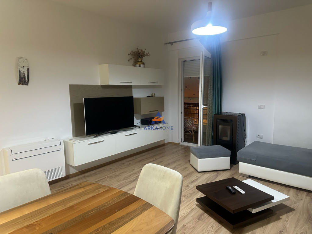 APARTAMENT 2+1 ME QERA TEK "KOMPLEKSI FZ, LIQENI I THATE"