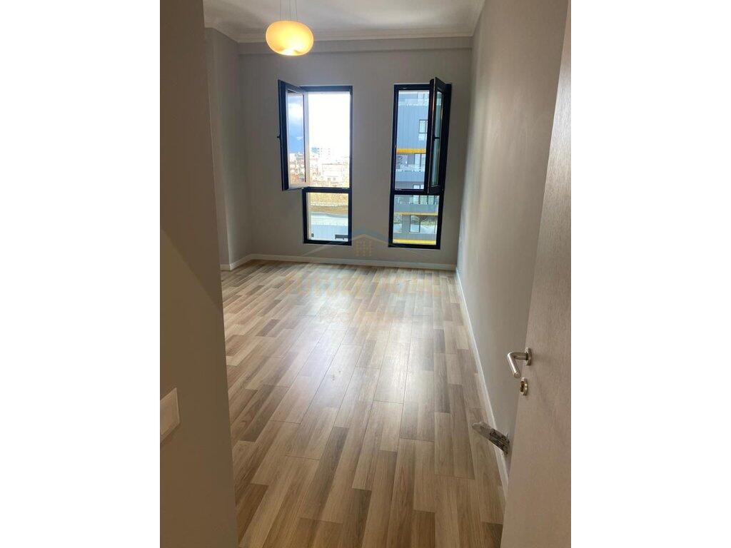 For sale apartment 2+1+2 Square 21 Kavajes street