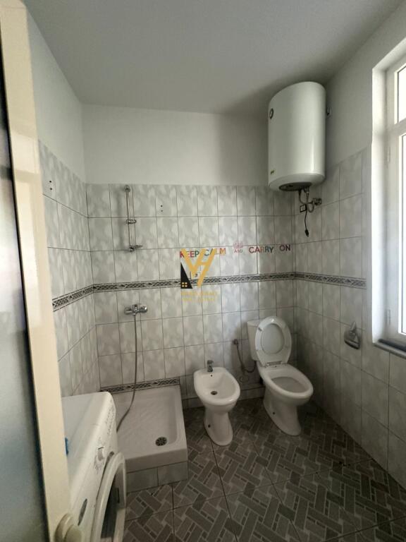 BUSINESS BUILDING OF 230M2 FOR RENT AFTER THE ECONOMIC FACULTY