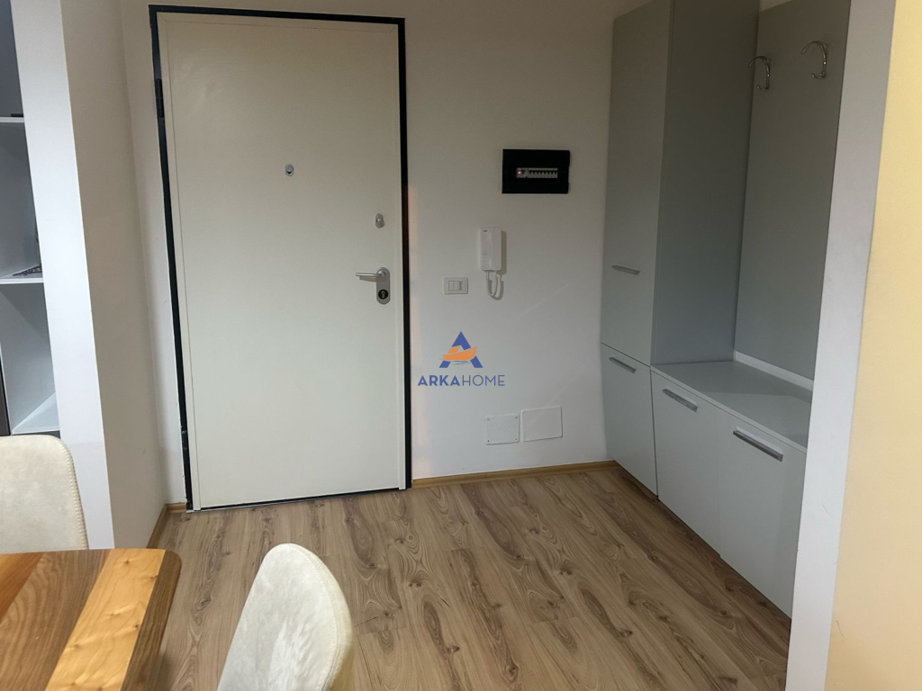 APARTAMENT 2+1 ME QERA TEK "KOMPLEKSI FZ, LIQENI I THATE"