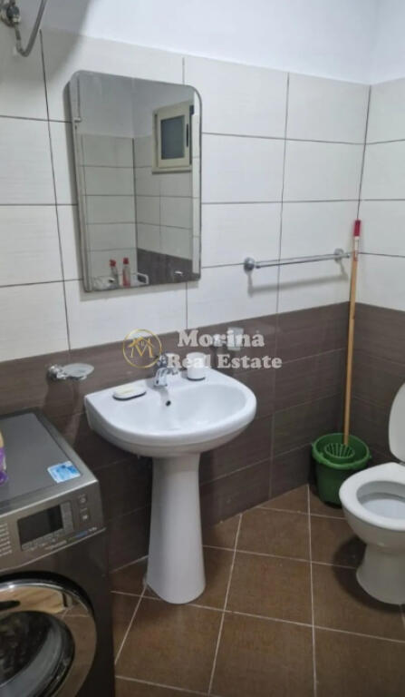 Rent! Entrance 2+1, Myslym Shyri,