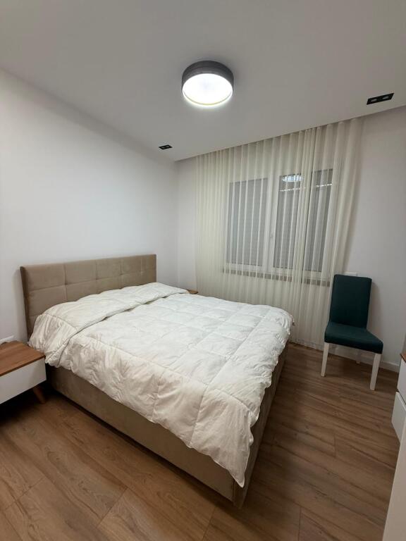 Apartament modern 1+1 me ballkon për qira në kompleksin "Delijorgji".