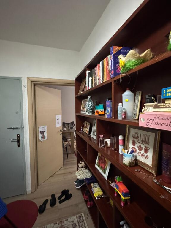 Jepet me qera Apartamenti 1+1, Varri i Bamit, Rruga Xhanfize Keko