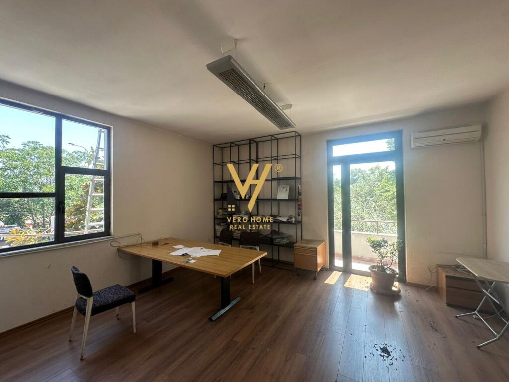 BUSINESS BUILDING OF 230M2 FOR RENT AFTER THE ECONOMIC FACULTY