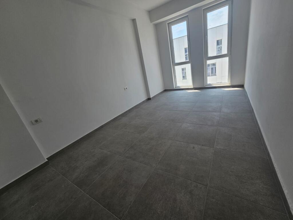 Apartament 3+1 për Qira – Rruga “5 Maji”