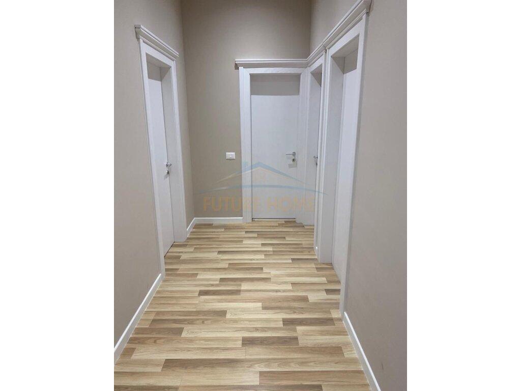 For sale apartment 2+1+2 Square 21 Kavajes street