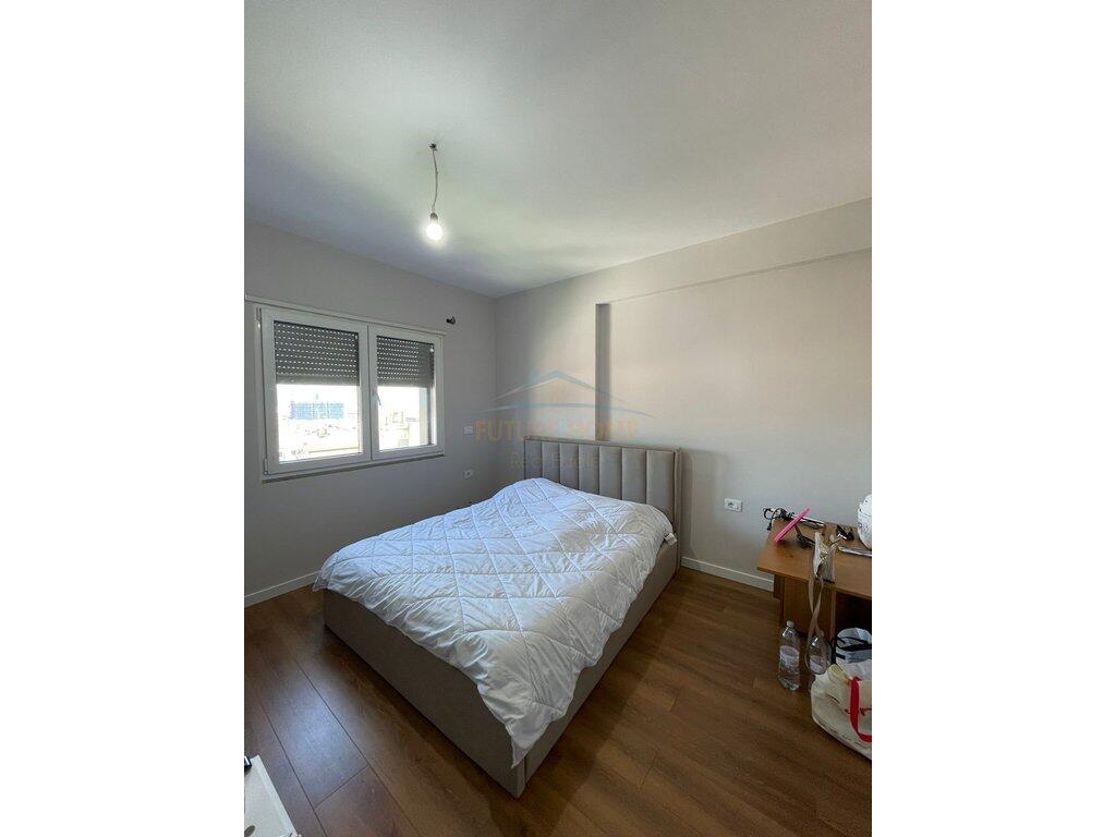Shitet, Apartament 2+1+2+ Post parkimi, Kodra e Diellit, Tirane