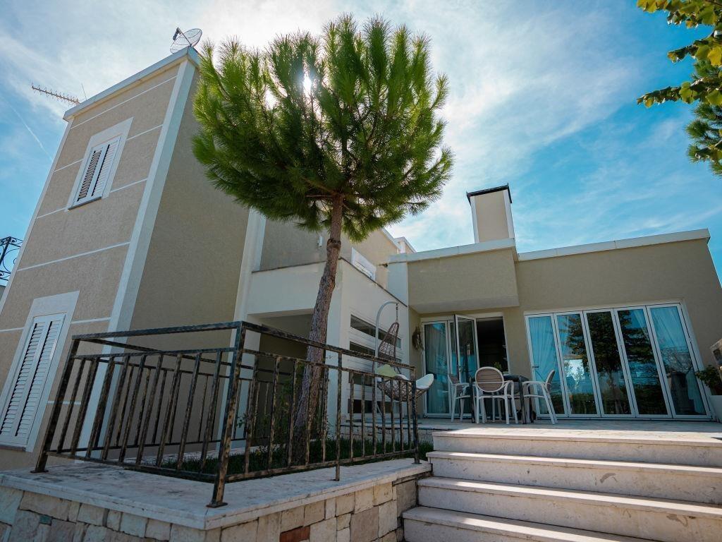 Luxury villa in Kashar