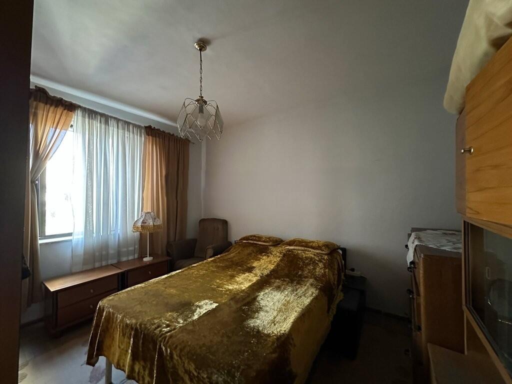 FERIT XHAJKO, JAPIM ME QIRA APARTAMENT 1+1!