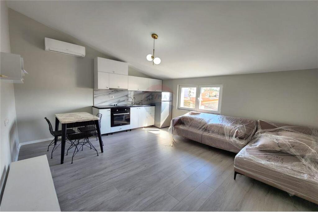 Jepet me qira apartament 1+1 tek Qyteti Studenti.