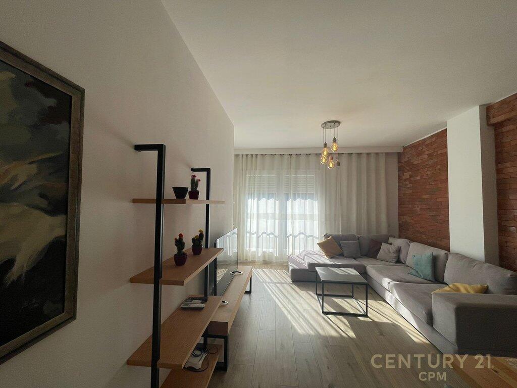 Jepet me qira Apartament 1+1 me post parkimi smart117359