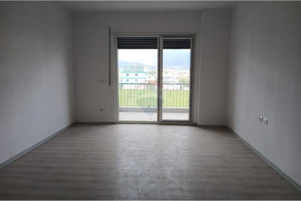 Apartament për shitje (2+1) Kamez