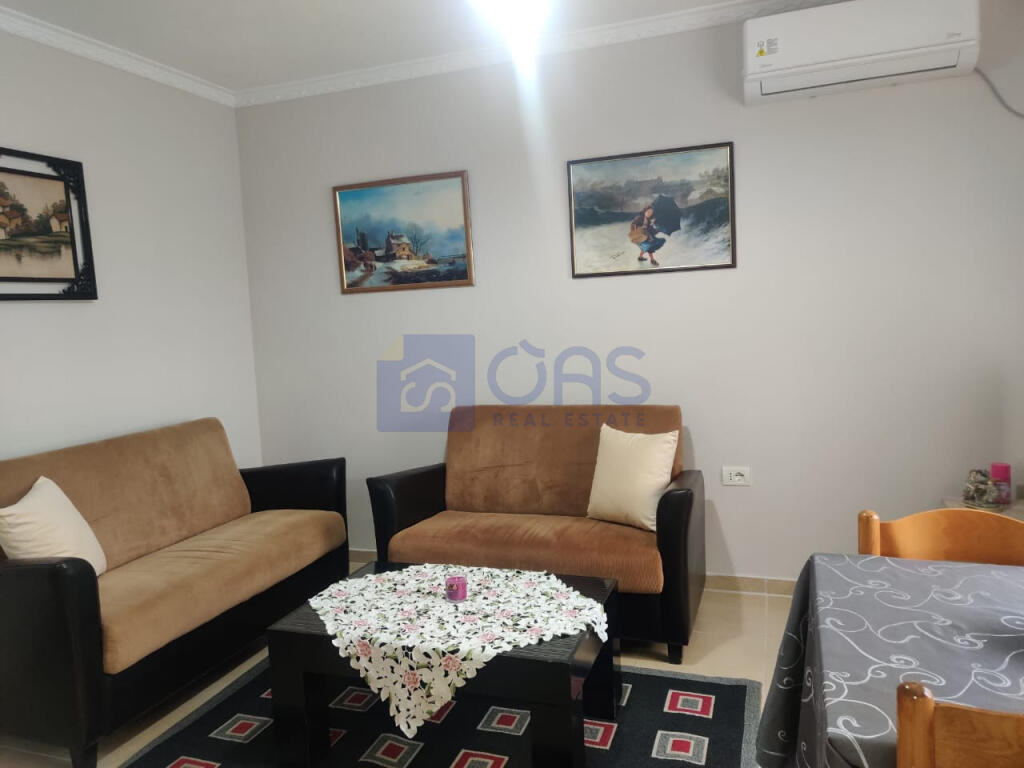 Apartament 2+1 për qira në Rrugën e Durrësit.