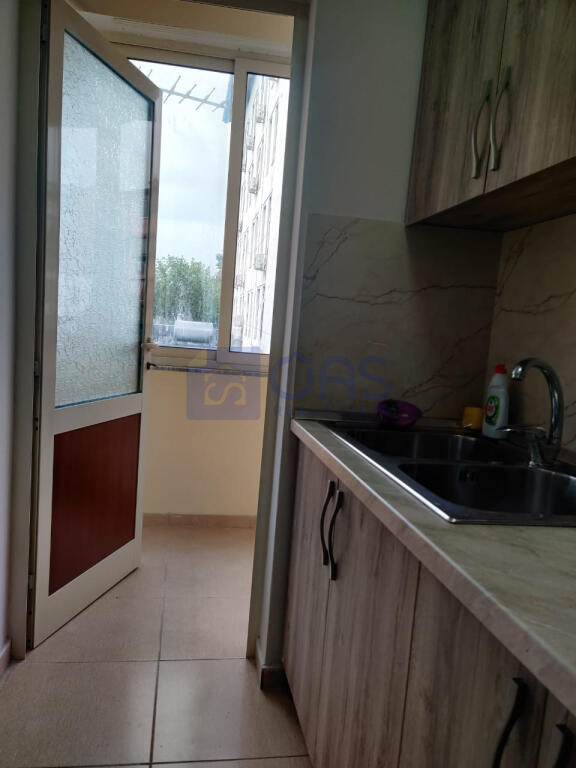 Apartament 2+1 për qira në Rrugën e Durrësit.