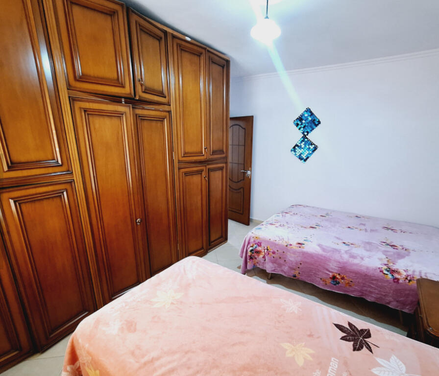 A 2+1 apartment is offered at the square in the center, only for girls.