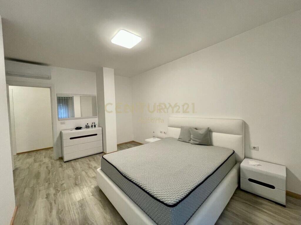 APARTMENT 3+1+2 WITH PARKING SPACE, DECEMBER 21, NEAR HOTEL MONDIAL.